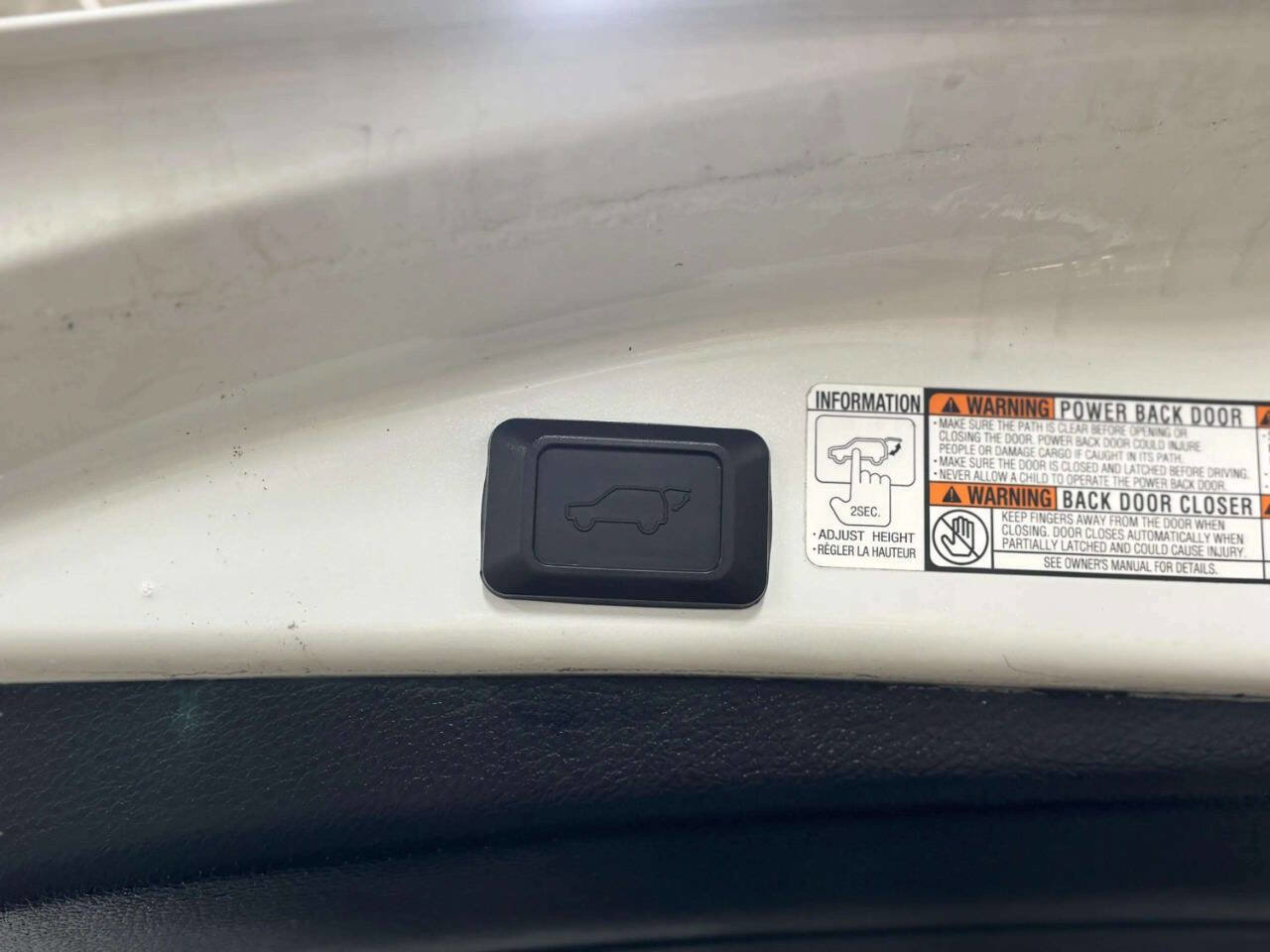 Used 2014 Toyota RAV4 Limited w/ Technology Package AWD/4WD image 18