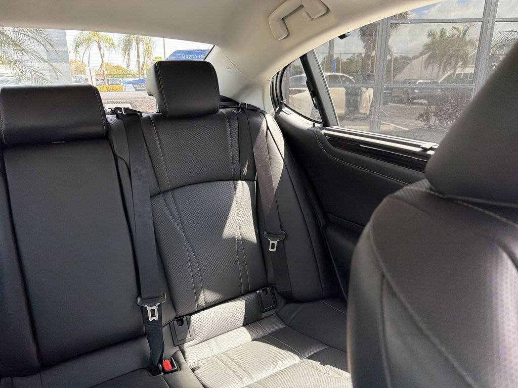 Used 2021 Lexus ES 300h Ultra Luxury w/ Accessory Package 2 image 15