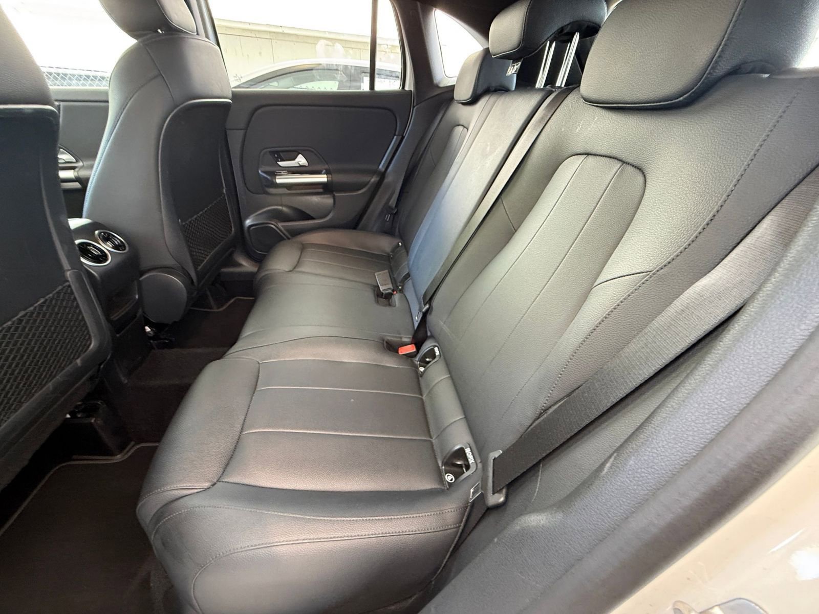 Used 2025 Mercedes-Benz GLA 250 image 27