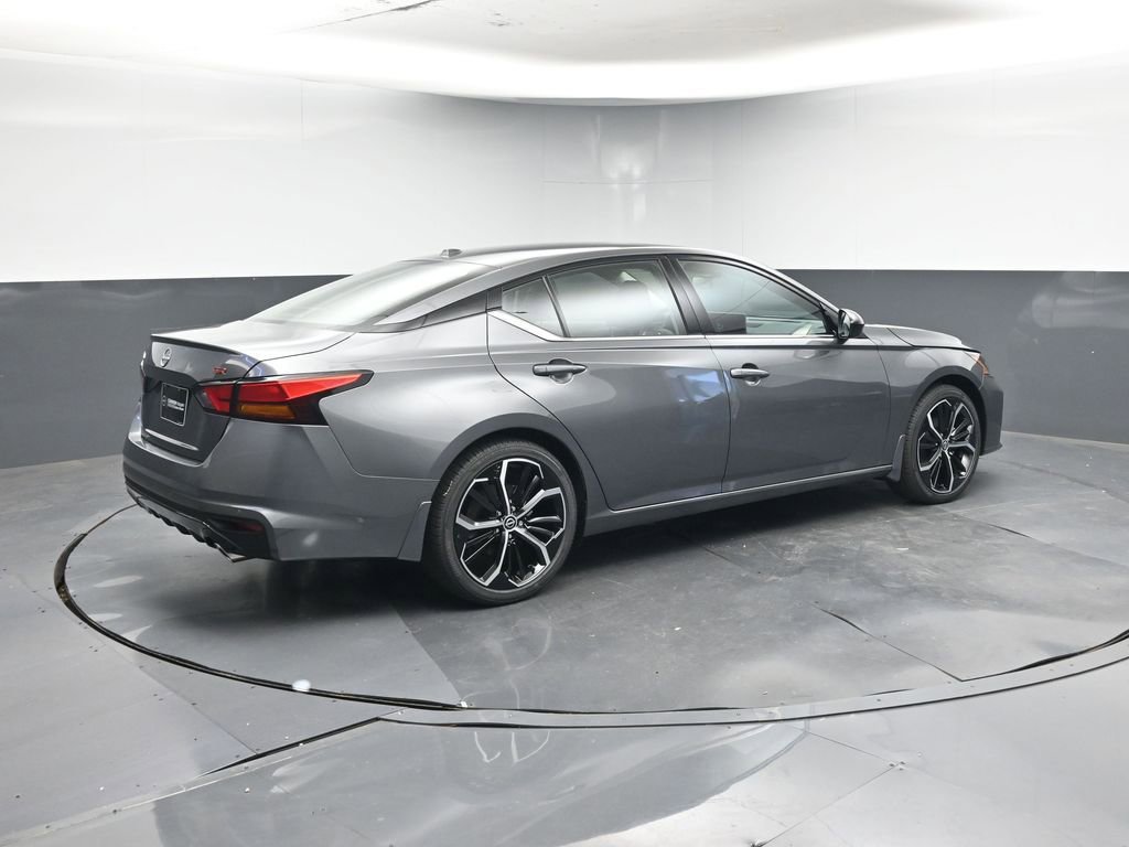 New 2025 Nissan Altima 2.5 SR image 4