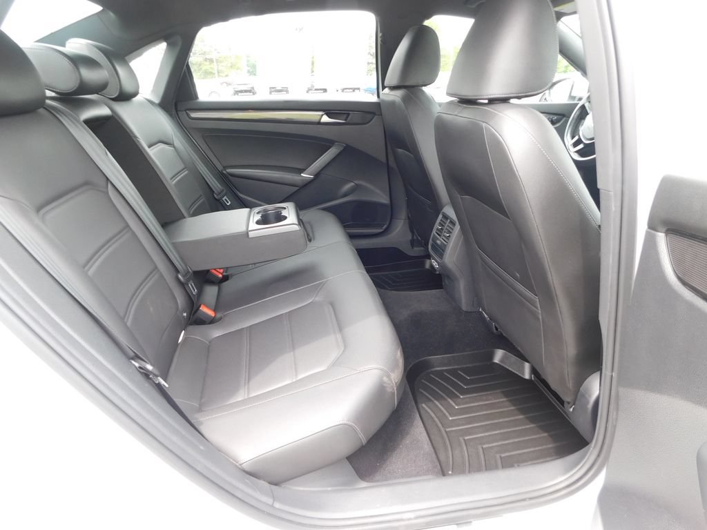 Used 2021 Volkswagen Passat 2.0T R-Line FWD image 21