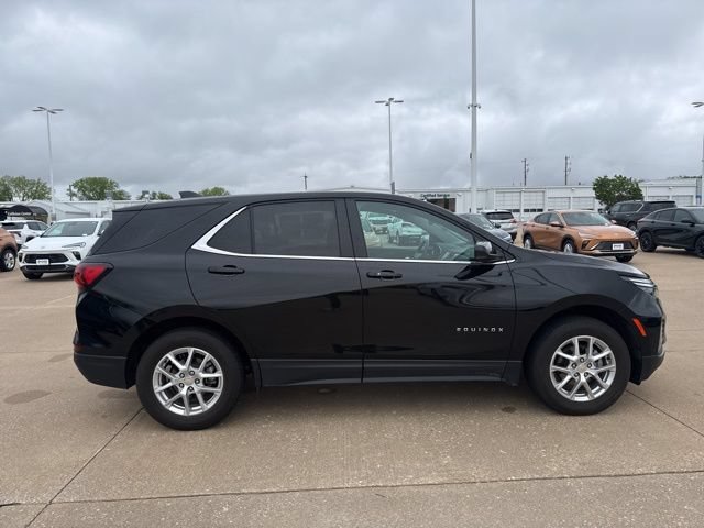 Used 2024 Chevrolet Equinox LT AWD/4WD image 2