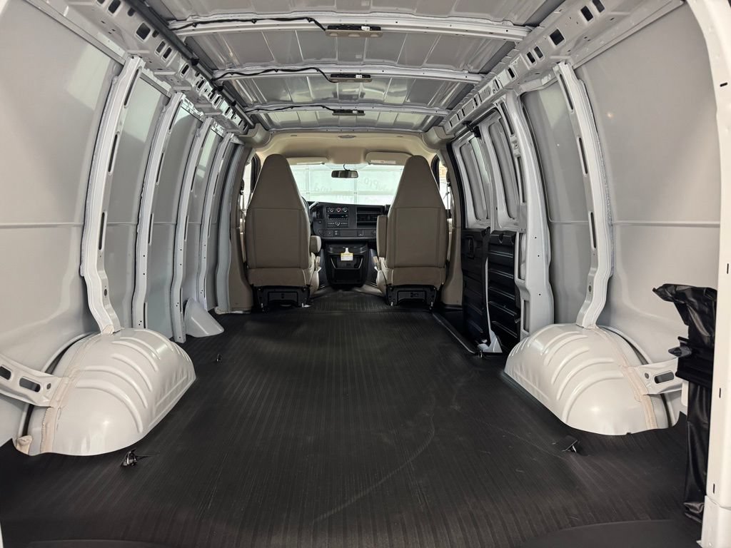 New 2026 Chevrolet Express 2500 RWD image 15
