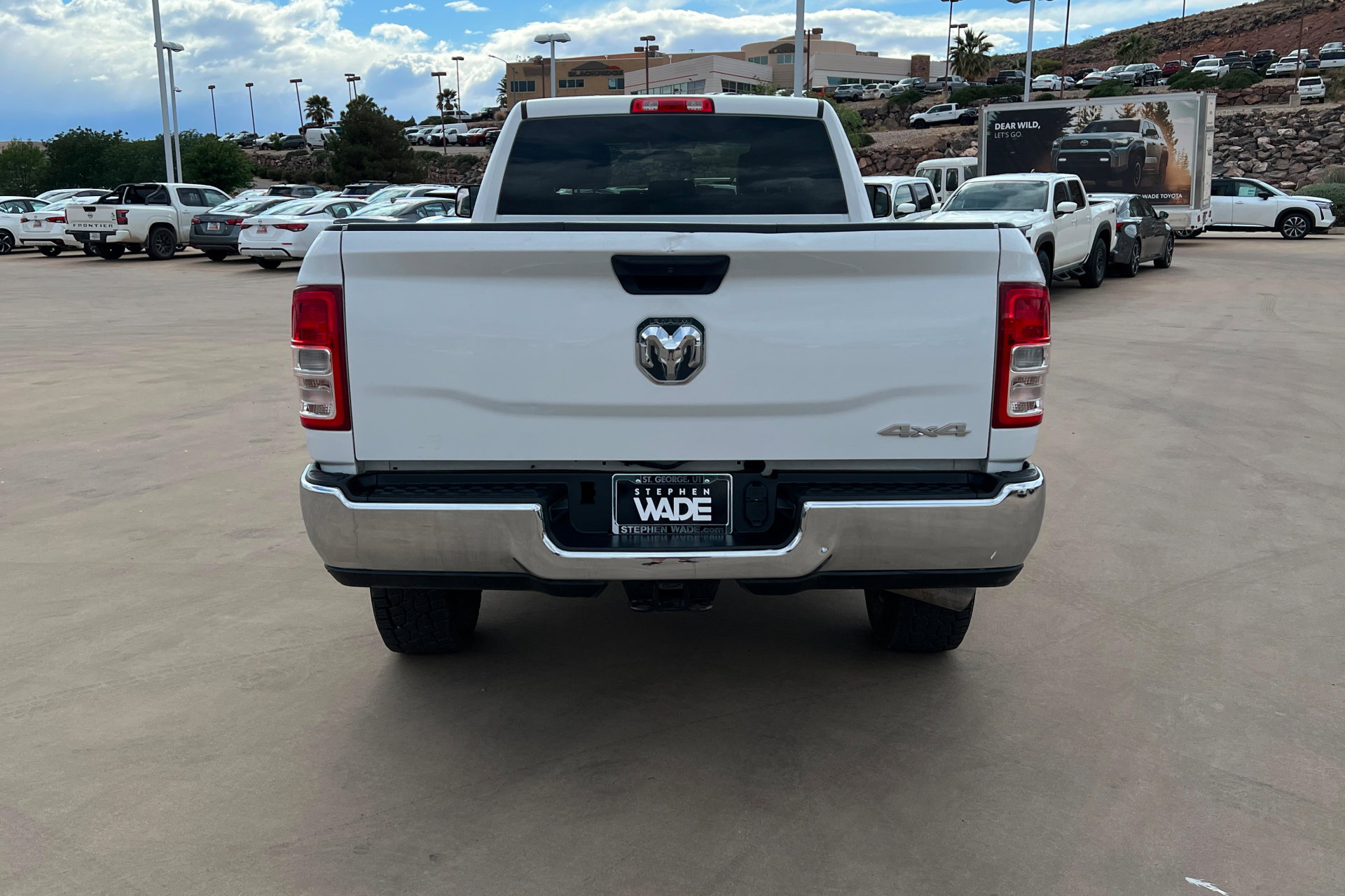Used 2022 RAM 2500 Tradesman w/ Chrome Appearance Group AWD/4WD image 4