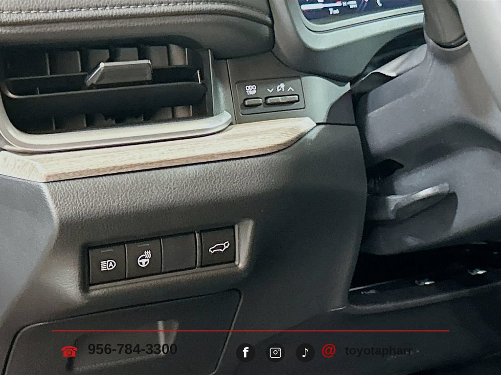 New 2026 Toyota Grand Highlander FWD image 9