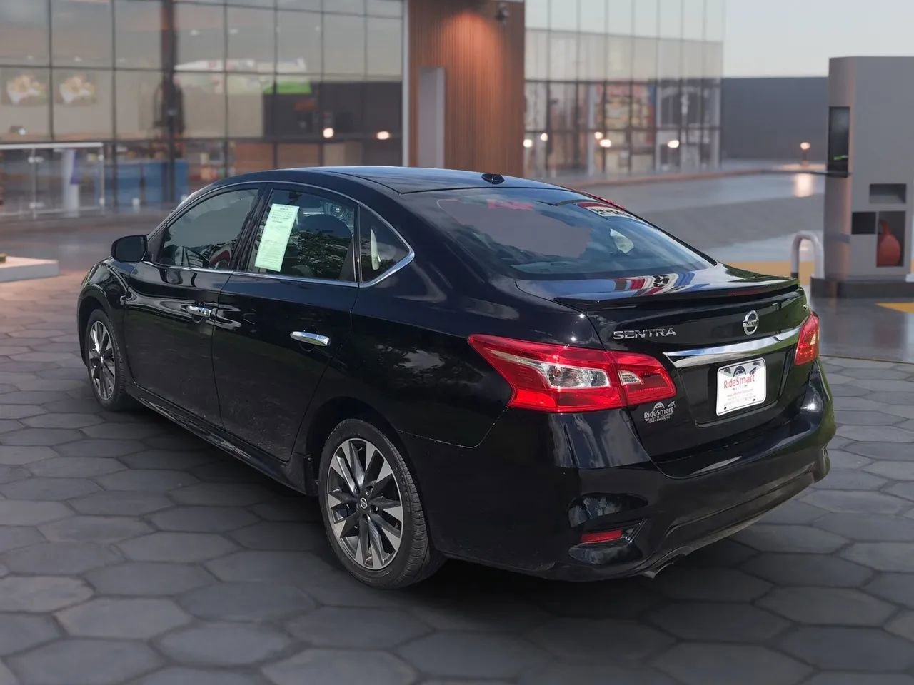 Used 2019 Nissan Sentra SR FWD image 9