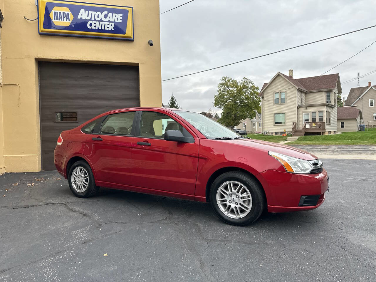 Used 2010 Ford Focus SE image 5
