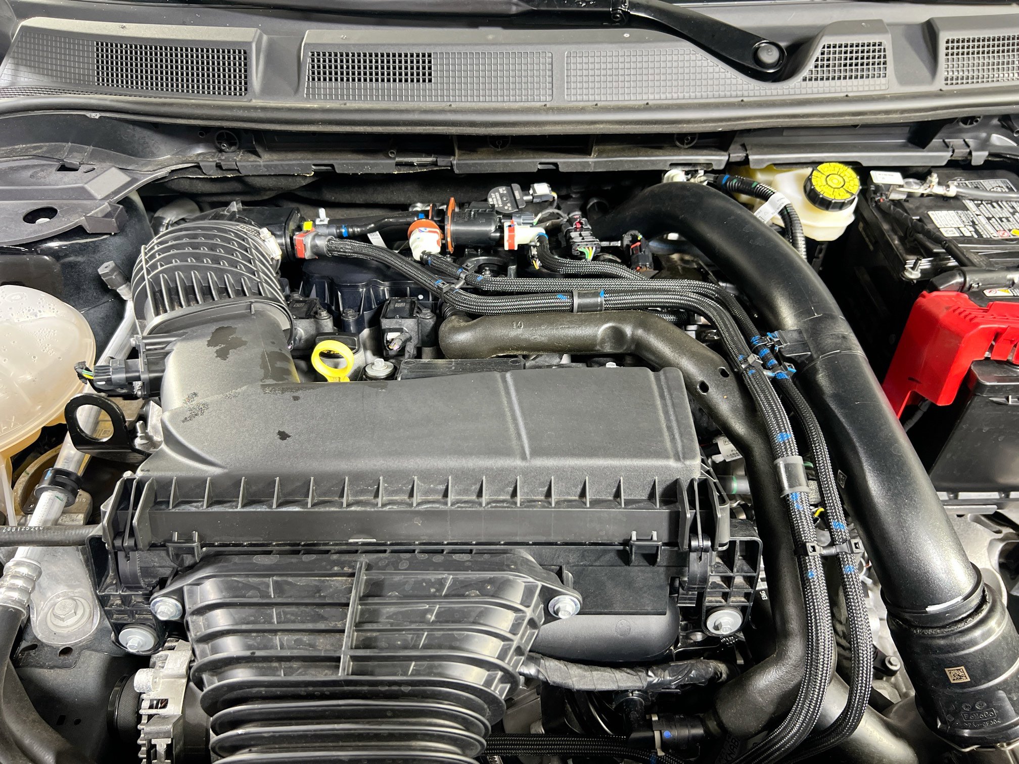 Used 2025 Lincoln Corsair AWD w/ Rear Removable Package Tray image 29