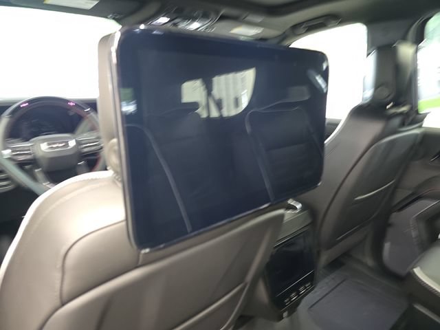 New 2026 GMC Yukon XL AT4 Ultimate w/ LPO, Floor Liner Package AWD/4WD image 15