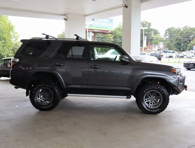 Used 2017 Toyota 4Runner SR5 Premium image 7