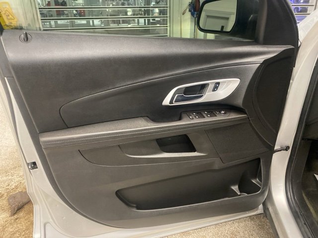 Used 2017 Chevrolet Equinox LS image 23