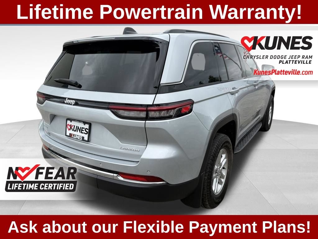 Used 2024 Jeep Grand Cherokee Laredo w/ Trailer Tow Package AWD/4WD image 11