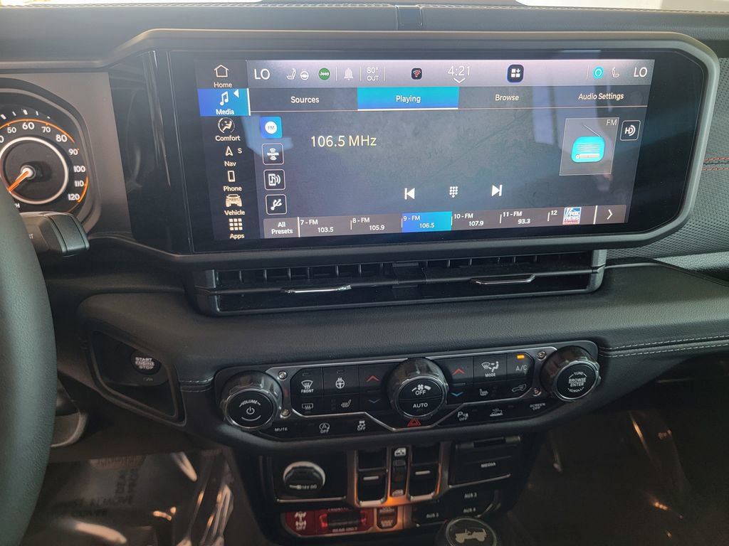 Used 2024 Jeep Wrangler Unlimited Rubicon w/ Technology Group image 22