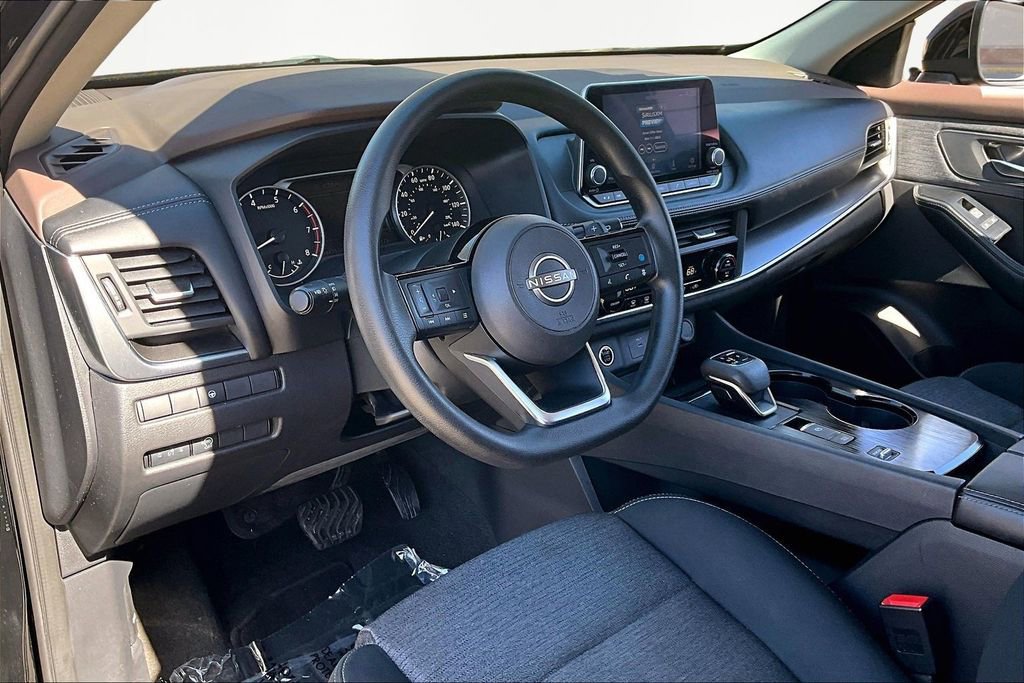 Used 2023 Nissan Rogue SV image 14