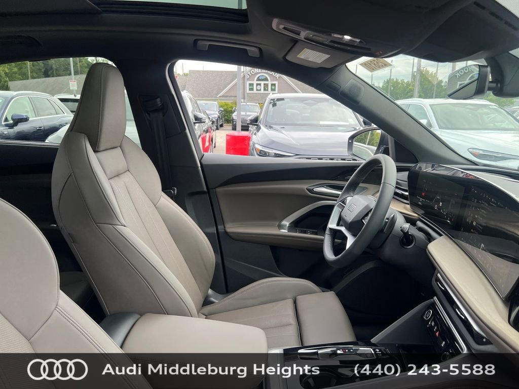 Used 2025 Audi Q5 Premium Plus w/ Premium Plus image 27