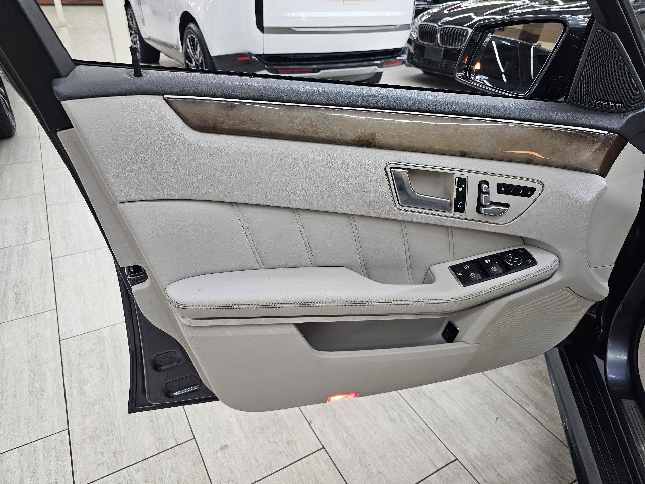 Used 2014 Mercedes-Benz E 550 4MATIC Sedan image 37