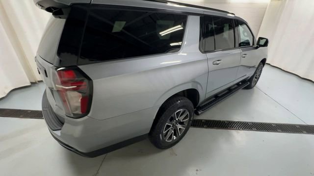 Used 2024 Chevrolet Suburban Z71 w/ Luxury Package AWD/4WD image 8