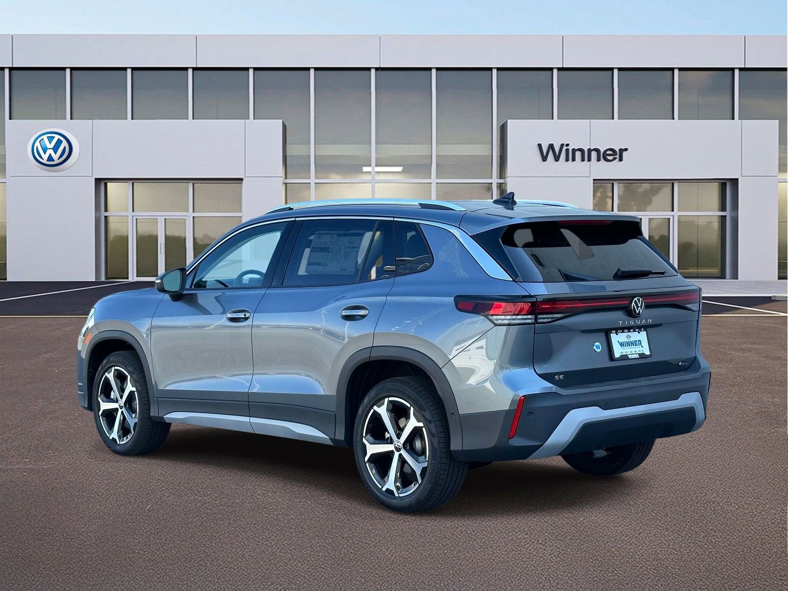 New 2026 Volkswagen Tiguan SE image 3