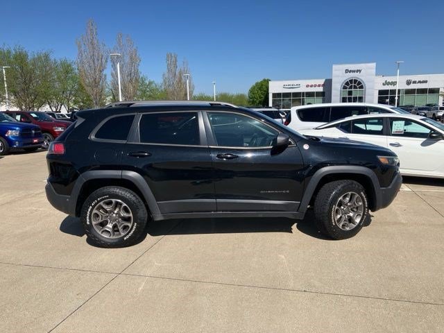 Used 2020 Jeep Cherokee Trailhawk w/ Technology Group AWD/4WD image 5