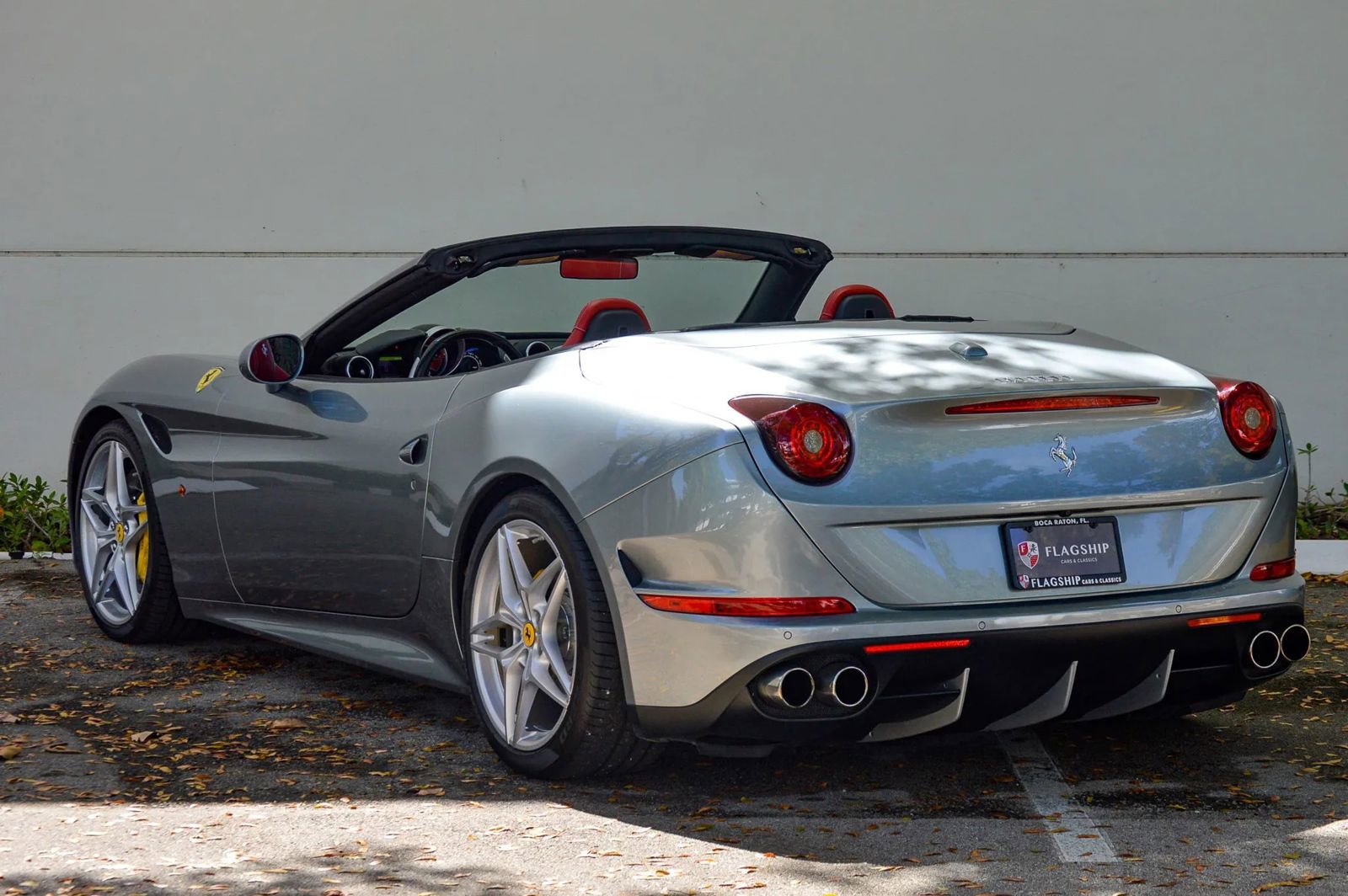 Used 2015 Ferrari California T image 14