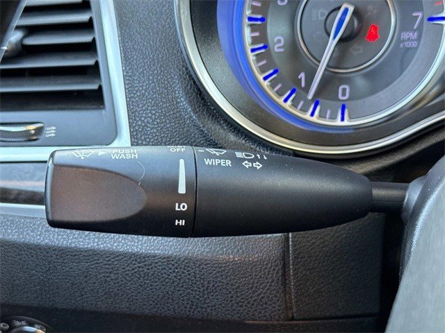 Used 2019 Chrysler 300 Limited w/ Safetytec Plus Group image 26