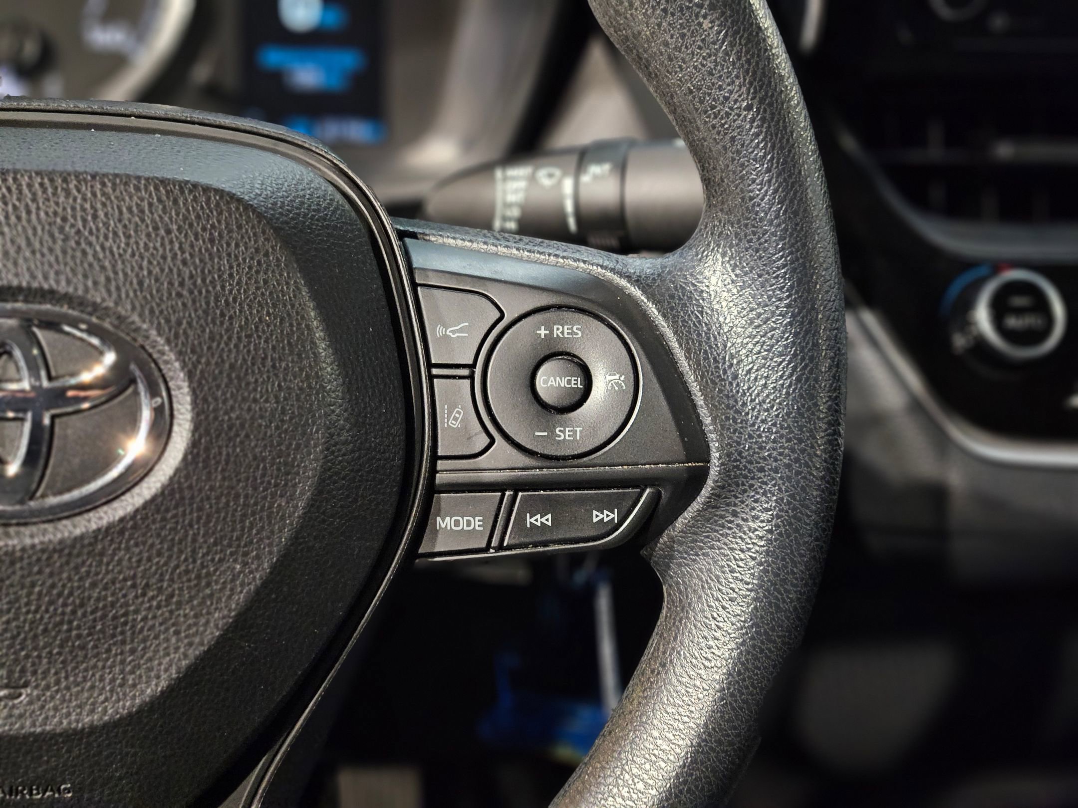 Used 2021 Toyota Corolla LE image 27