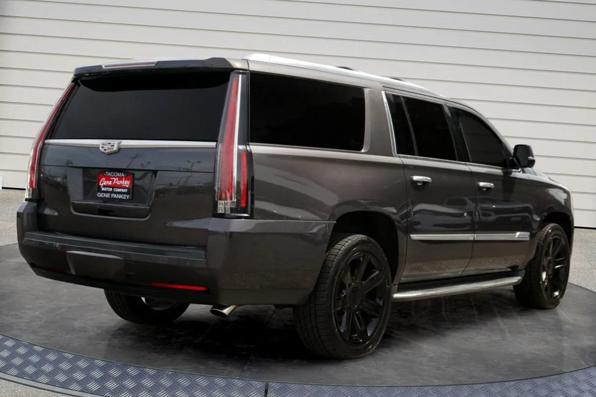 Used 2015 Cadillac Escalade ESV Luxury AWD/4WD image 7