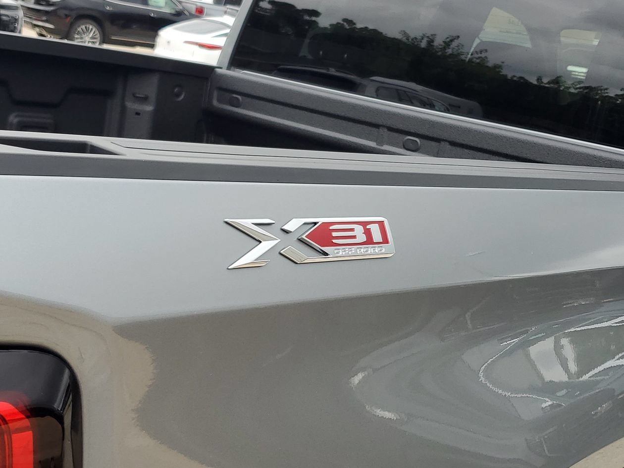 New 2026 GMC Sierra 1500 Elevation w/ X31 Off-Road Package AWD/4WD image 9