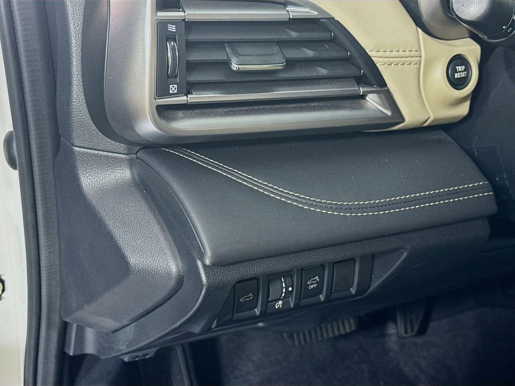 Used 2021 Subaru Outback Limited image 10