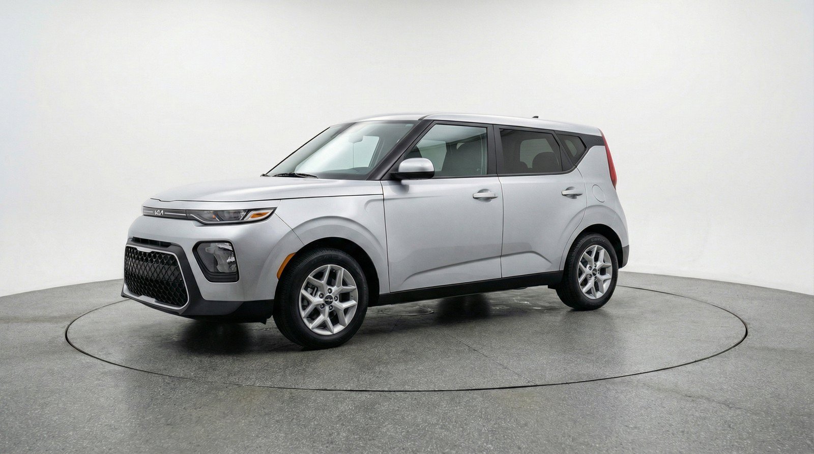 Used 2025 Kia Soul LX w/ LX Technology Package FWD image 3