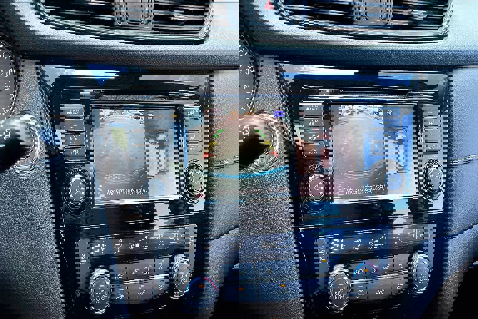 Used 2019 Nissan Rogue SV w/ Sun & Sound Touring Package image 25