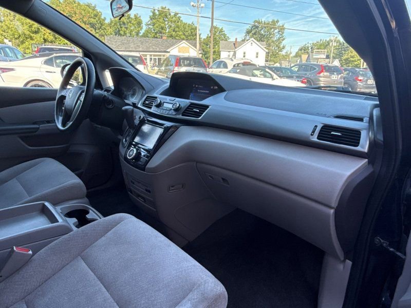 Used 2016 Honda Odyssey SE image 17