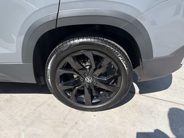 Certified 2022 Volkswagen Taos SE w/ Panoramic Sunroof Package FWD image 6