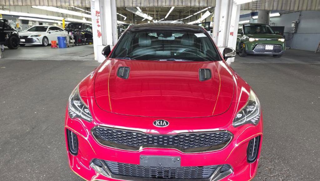 Used 2018 Kia Stinger GT2 RWD image 2