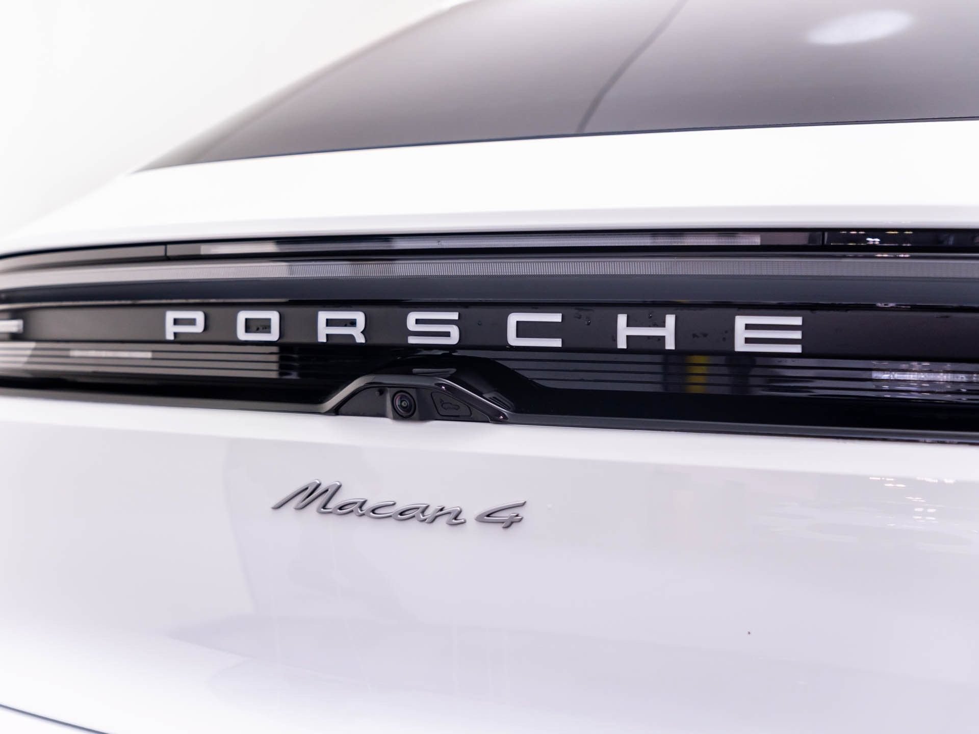 New 2026 Porsche Macan 4 Electric AWD/4WD image 38