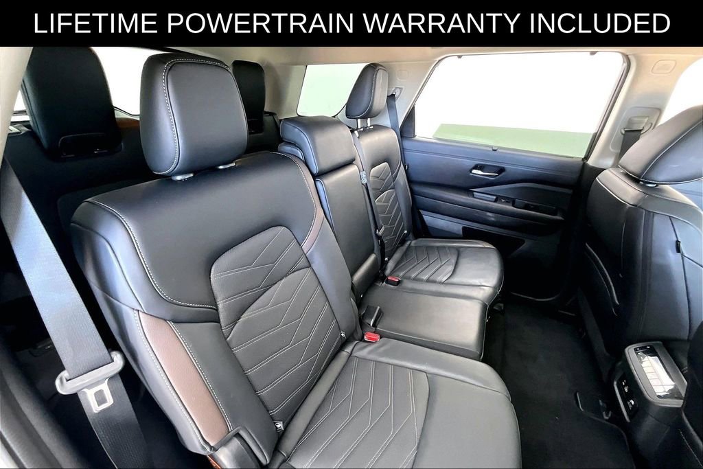 Used 2025 Nissan Pathfinder Platinum w/ Cargo Package image 36