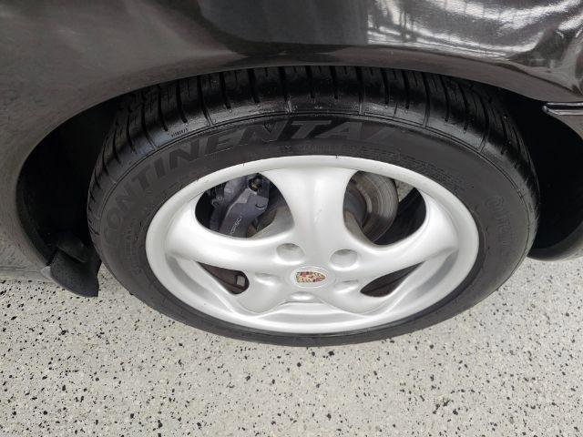 Used 2000 Porsche Boxster RWD image 38