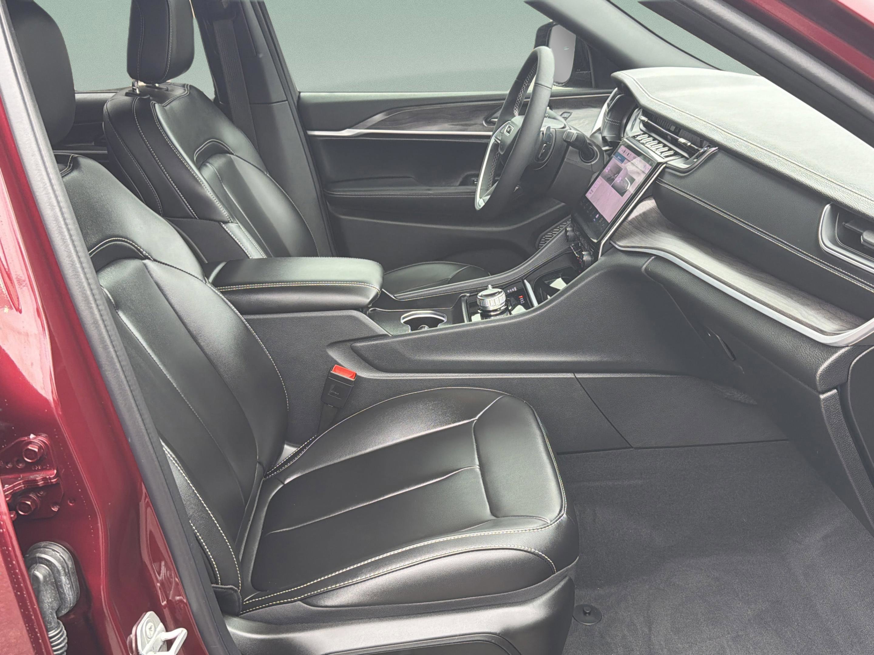 Used 2025 Jeep Grand Cherokee Limited w/ Trailer Tow Package image 35