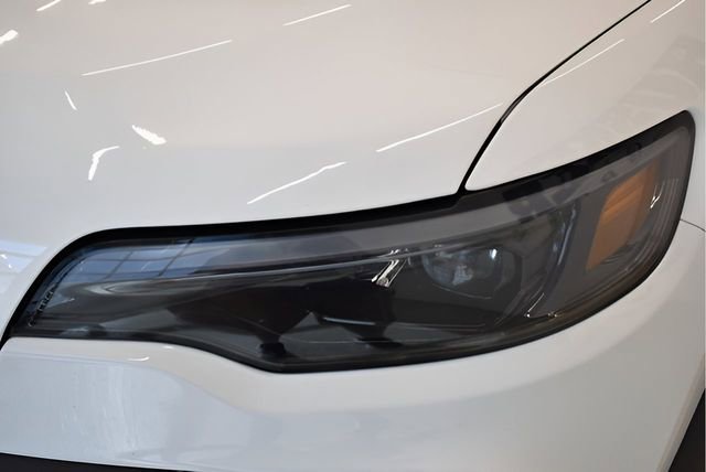 Used 2019 Jeep Cherokee Trailhawk AWD/4WD image 15
