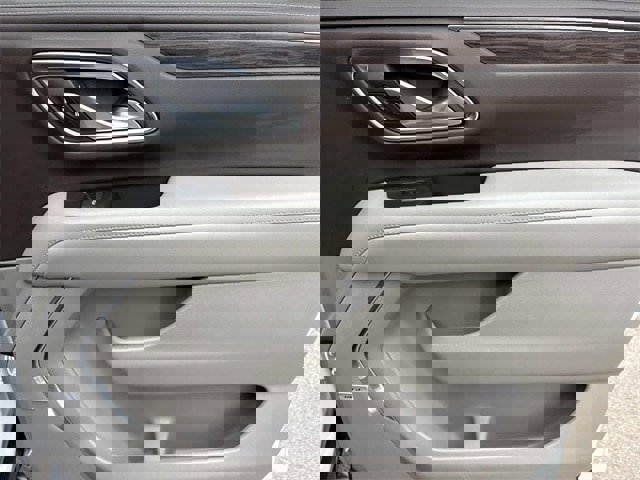 Used 2022 Chevrolet Suburban Z71 w/ Luxury Package image 22