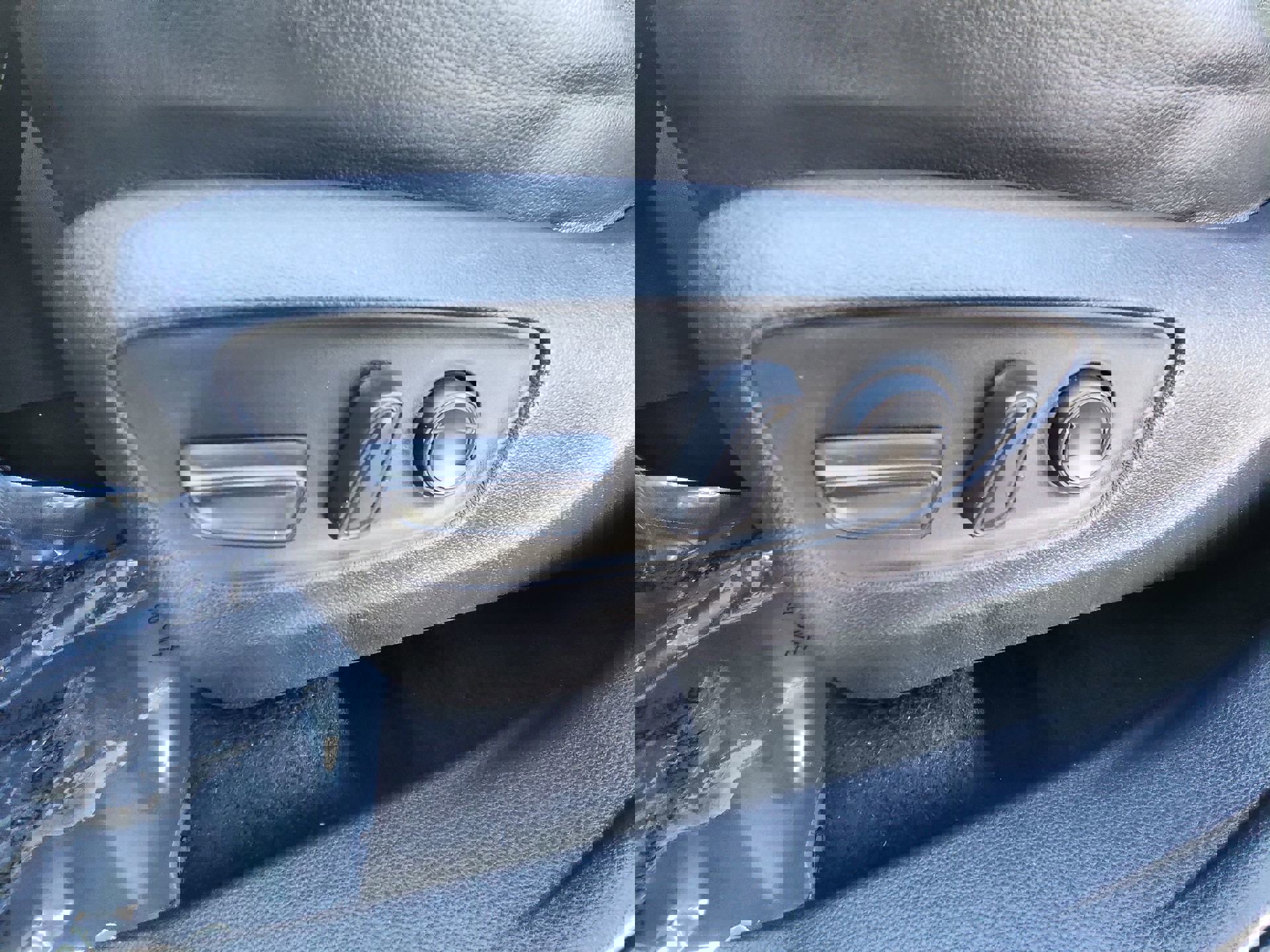 Used 2022 Toyota Highlander XLE image 14