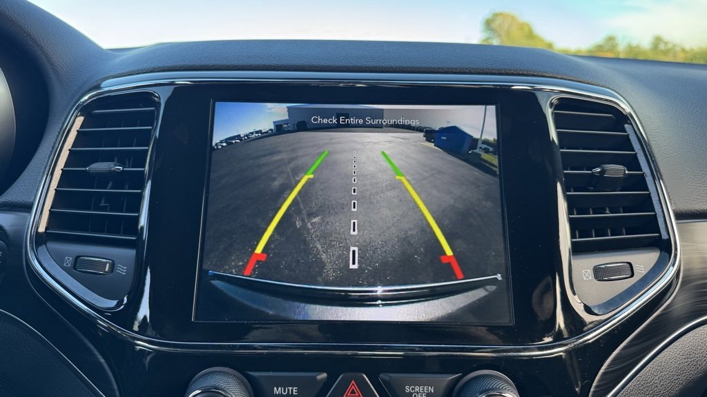 Used 2021 Jeep Grand Cherokee Limited image 27