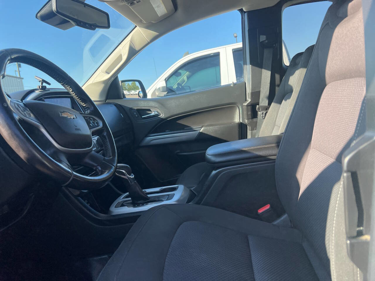 Used 2022 Chevrolet Colorado LT w/ Fleet Safety Package RWD image 9