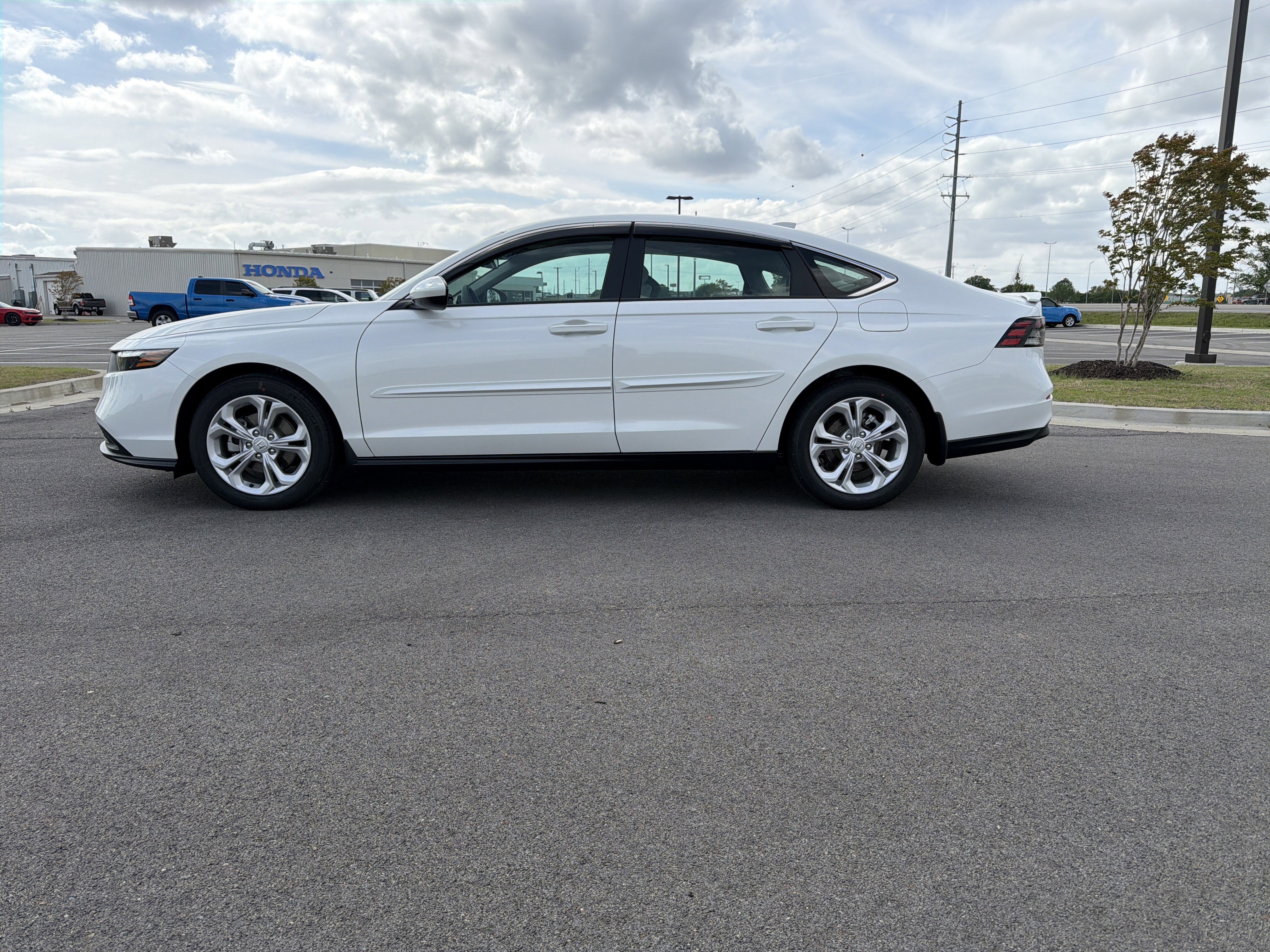 Certified 2025 Honda Accord LX image 2