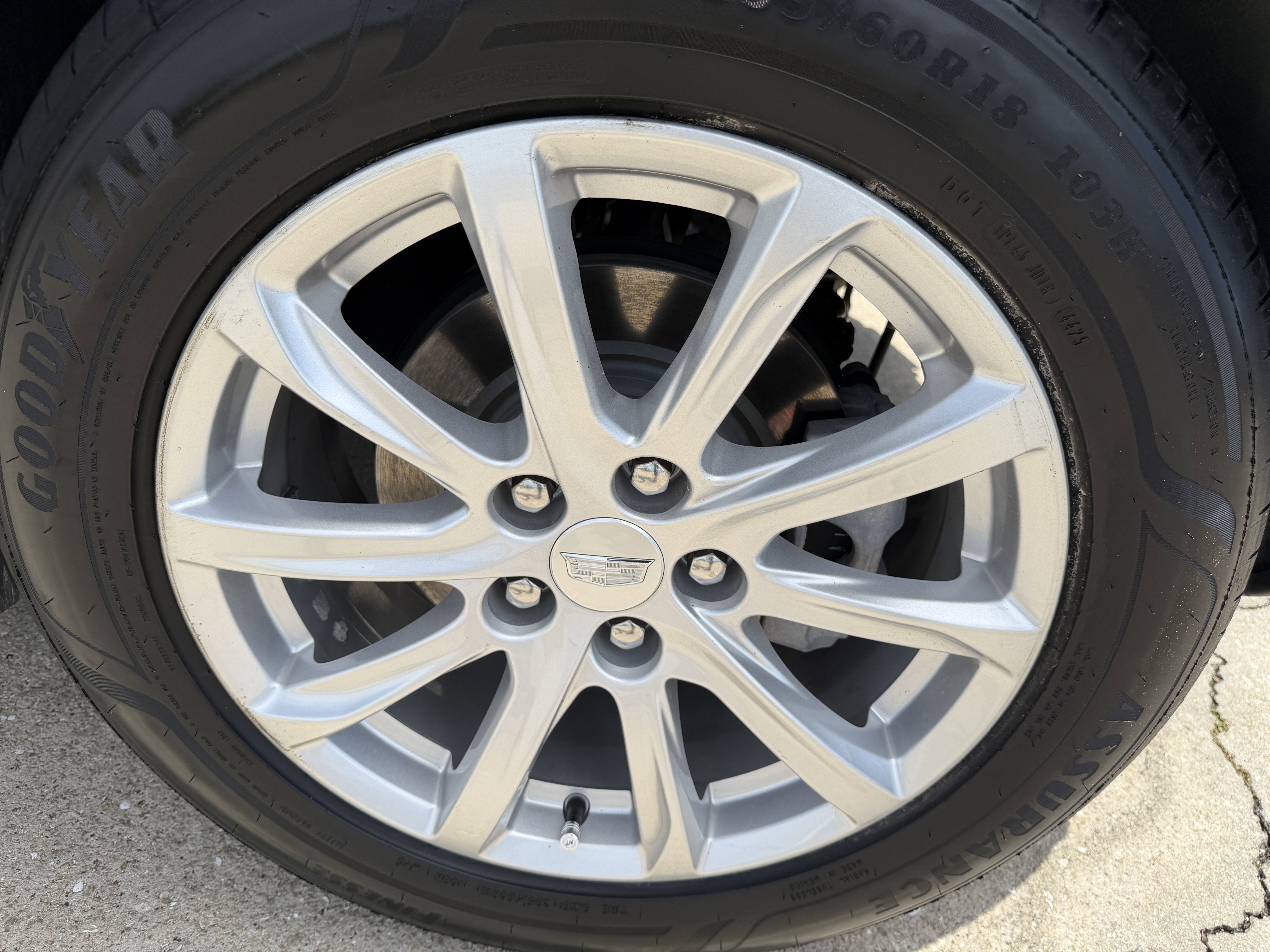 Certified 2023 Cadillac XT4 Luxury image 30