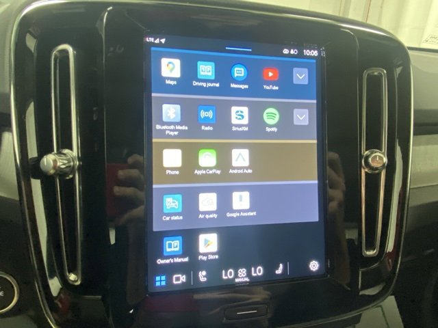 Certified 2025 Volvo XC40 B5 Ultra w/ Protection Package Premier image 21