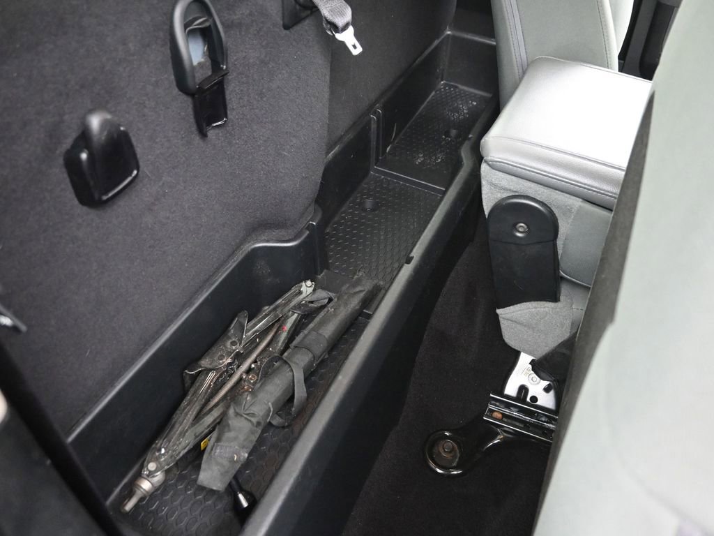 Used 2016 RAM 1500 Express RWD image 10