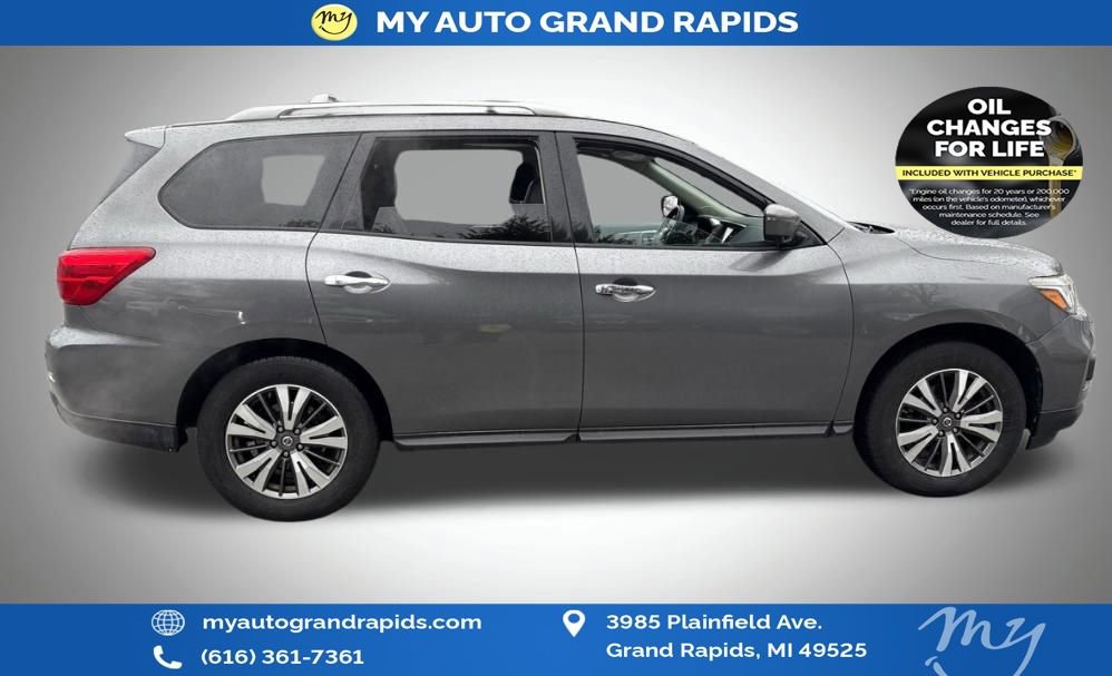 Used 2017 Nissan Pathfinder SL w/ SL Premium Package image 4