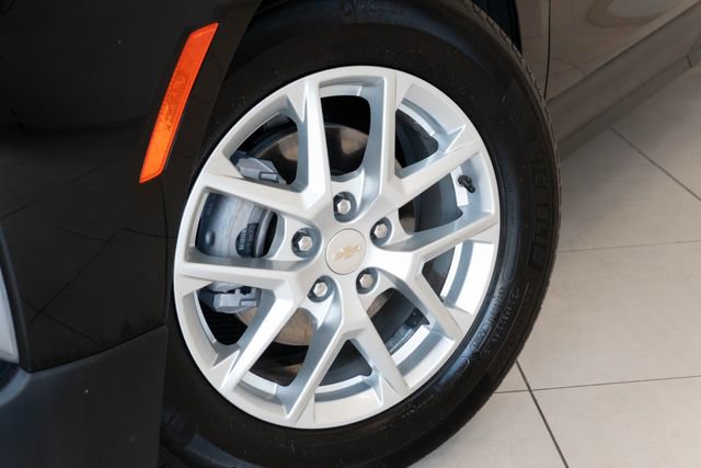 Used 2024 Chevrolet Equinox LT FWD image 2