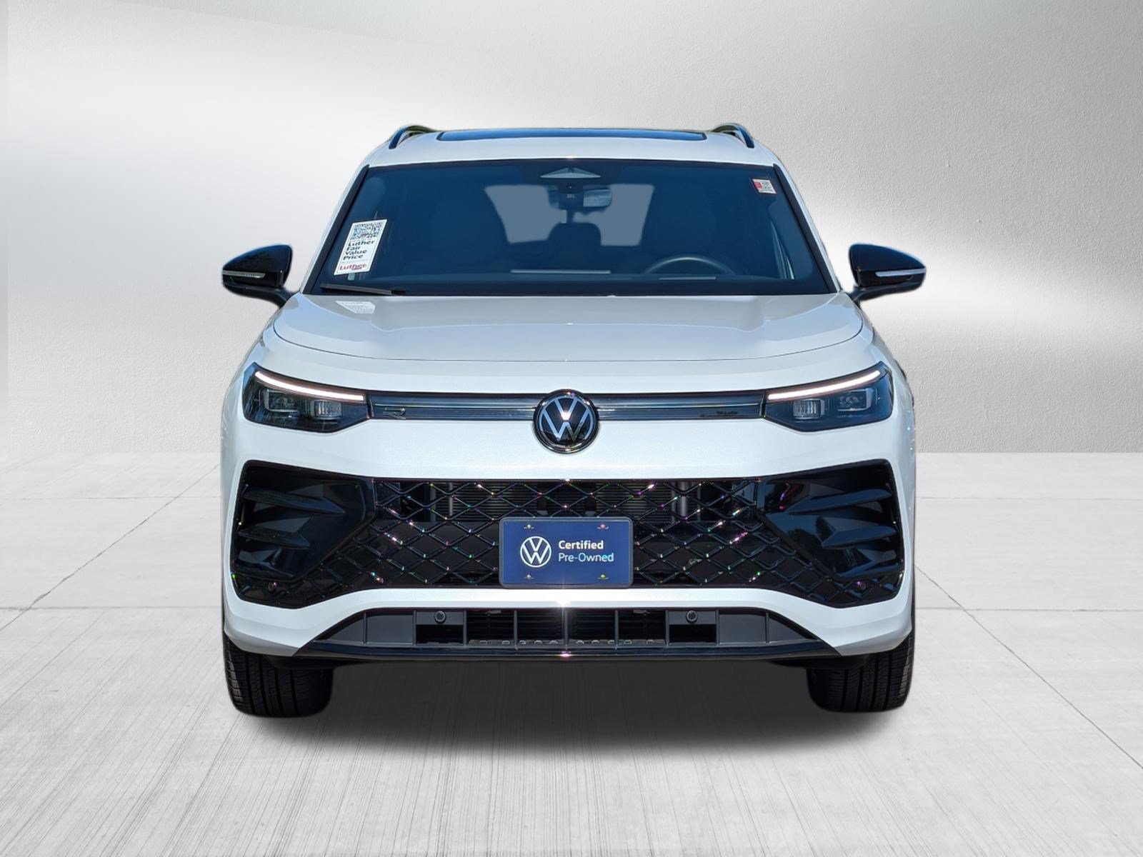 Certified 2026 Volkswagen Tiguan SE R-Line AWD/4WD image 2
